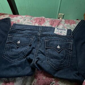 It doesn’t fit me seller said it was 38 but it wasn’t it’s a 36